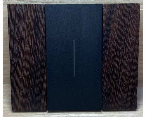 KA4802VG Bticino LIVING NOW. Декоративная рамка 2 модуля. дерево Венге