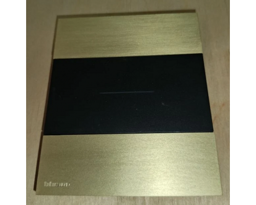 KA4802LT Bticino LIVING NOW. Декоративная рамка 2 модуля. Латунь